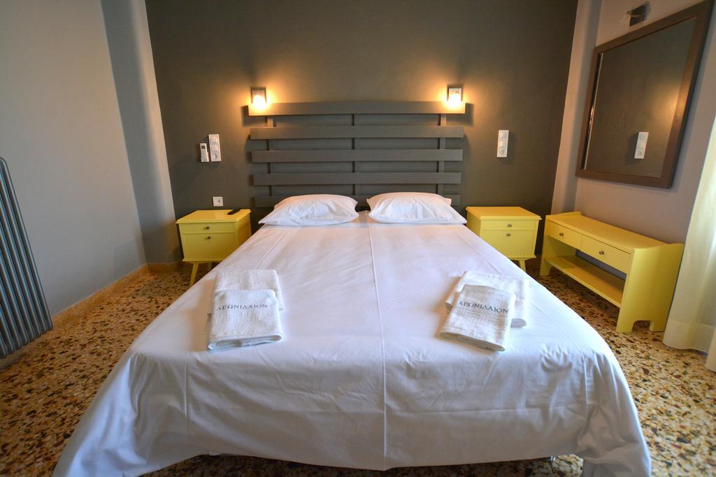 Leonidaion Guesthouse Ancient Olympia Værelse billede A bedroom in a hotel